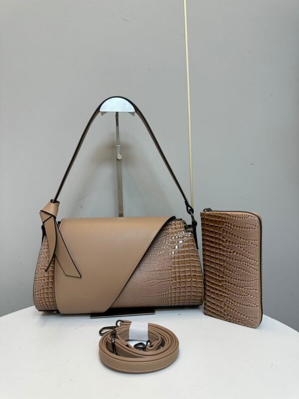 Discover the Elegance of the Pedra Handbag - Image 4