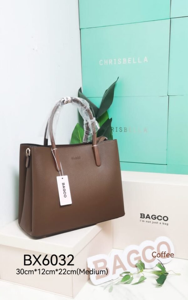 Elegant and Versatile: The Bagco Hand Bag - Image 2